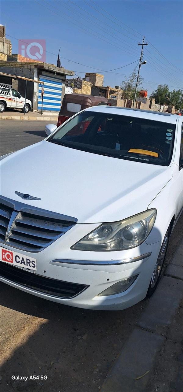 Hyundai Genesis 2014 for sale in Iraq - Al-Maimouna